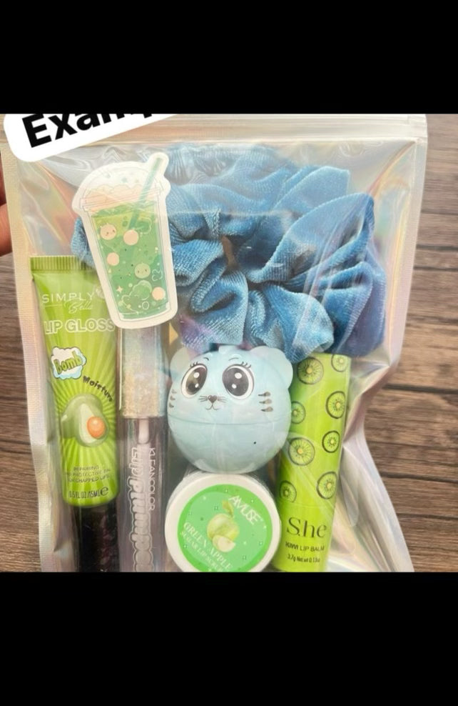 Deluxe Lip Gloss Makeup self pick bundle LIVE